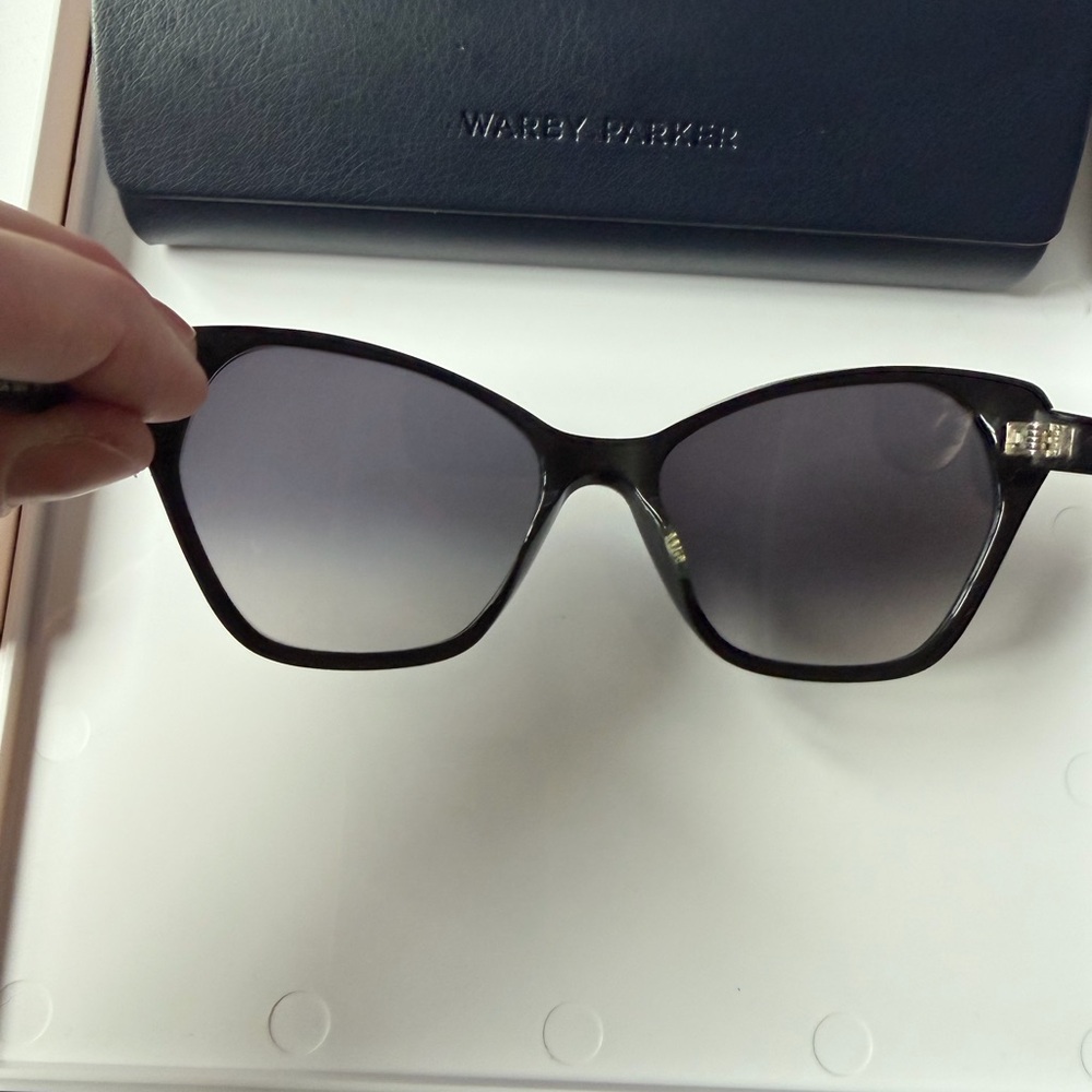 Warby Parker Bea Black Sunglasses - Picture 4 of 6